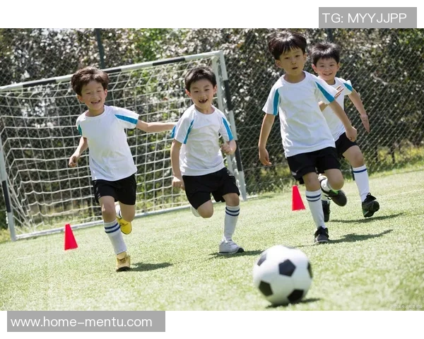 足球场上的隐形英雄十二号球员如何影响比赛的胜负与团队协作